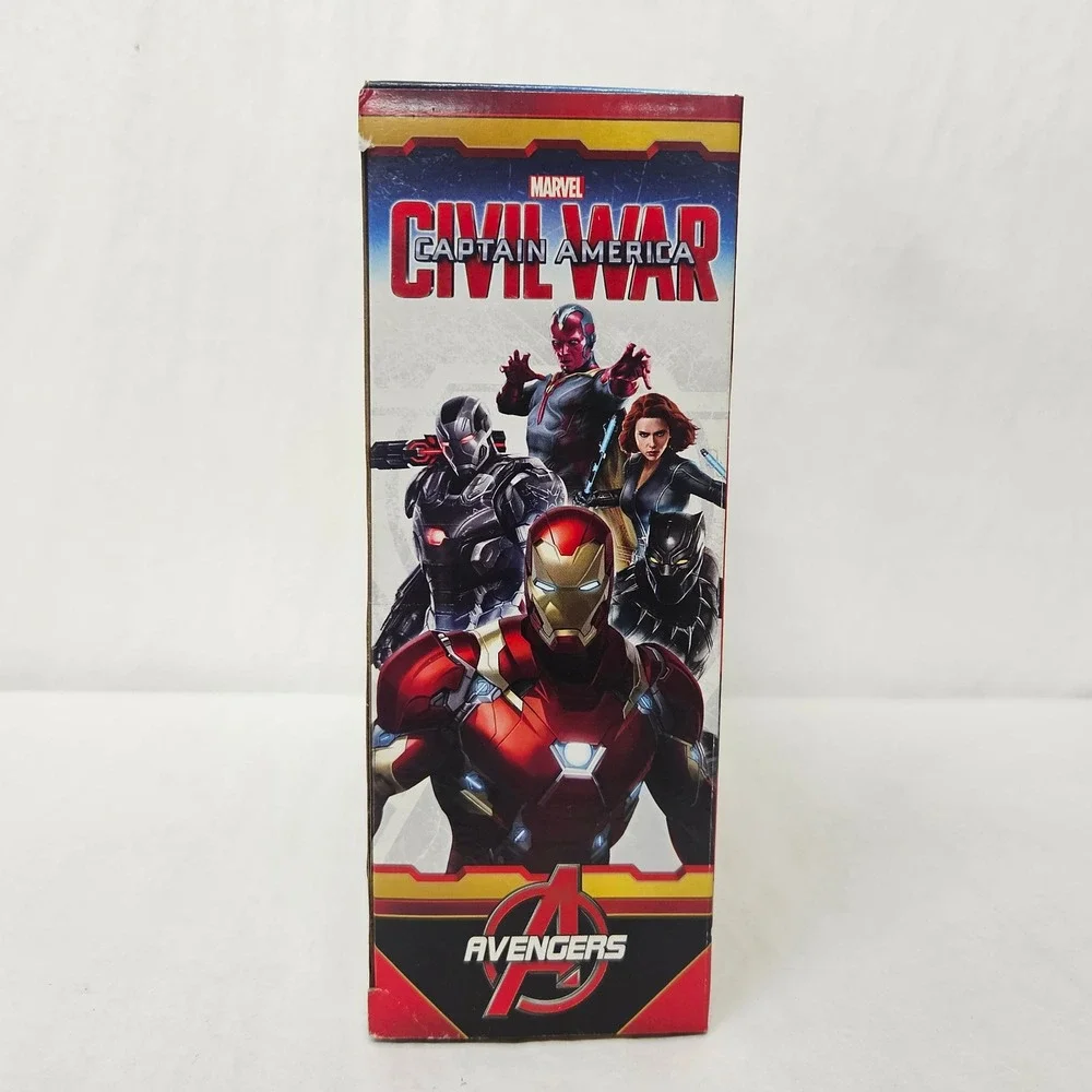 Hasbro Marvel Civil War Iron Man Arc FX Armor Gloves Motion Lights Sounds B5780